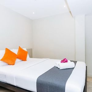 Standard Queen Room No Window